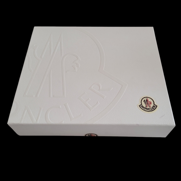 Moncler White Magnetic Gift Box Embossed Logo Decorative Storage Empty Accessory - Picture 11 of 11